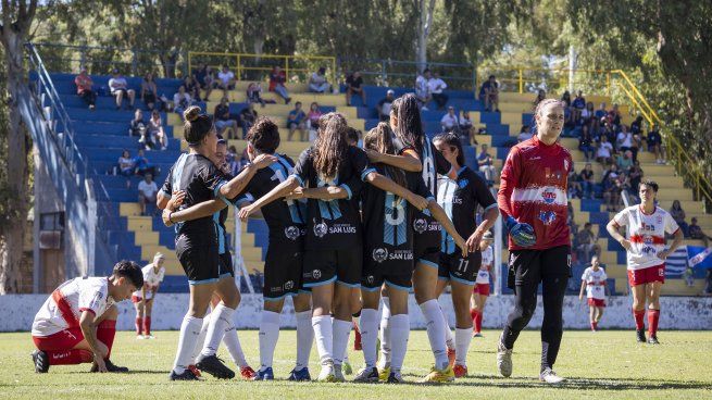  Revolución puntana: el equipo de fútbol femenino que arrasa camino a la primera división
 