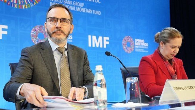  El FMI insiste en aplicar el programa acordado con la Argentina
 