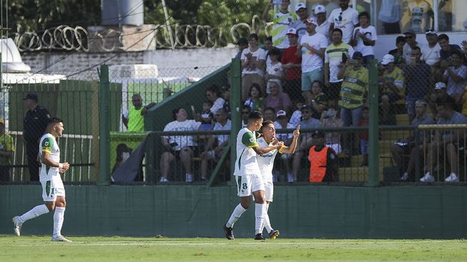  Defensa y Justicia goleó y se metió en la pelea por el título y por la Libertadores
 