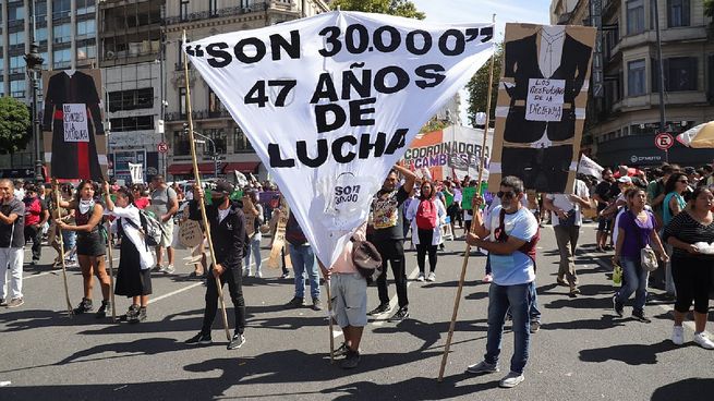  Día de la Memoria: miles de personas se congregan en Plaza de Mayo en defensa de la democracia
 