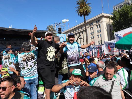  Jornada de cortes y protestas en la Ciudad complican el tránsito
 