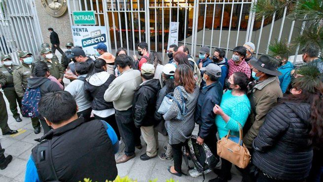  Bolivia: ante la falta de dólares, los ciudadanos se refugian en el euro
 